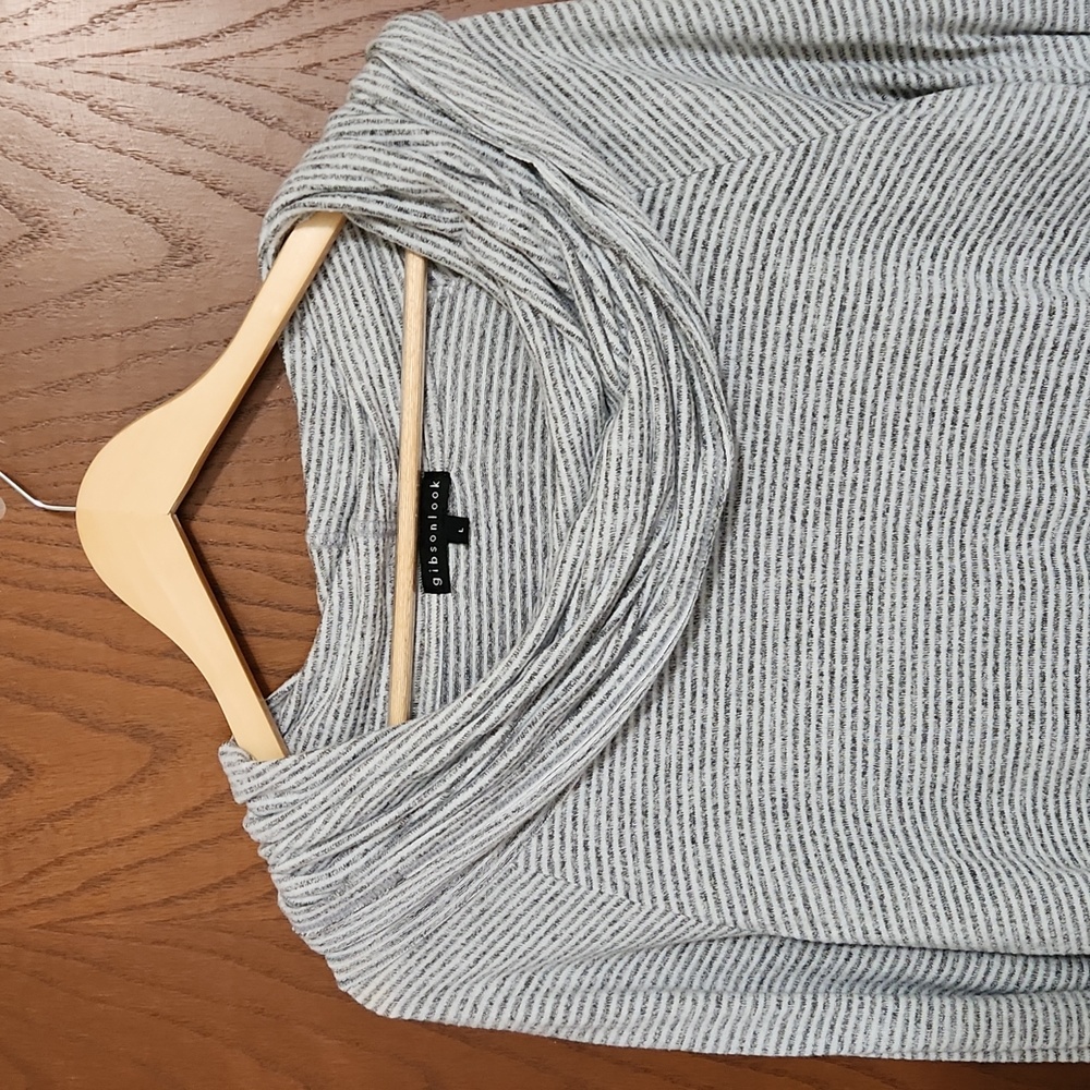 Sweater - Picture 2 of 5